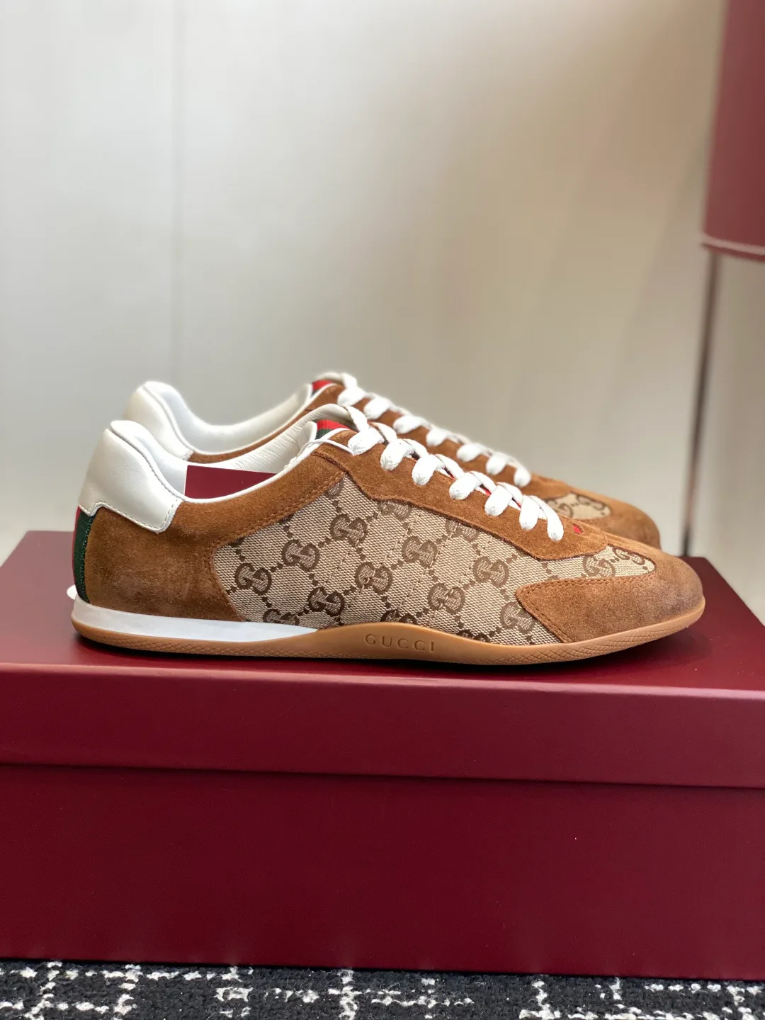 Кроссовки Женские Gucci 11373268