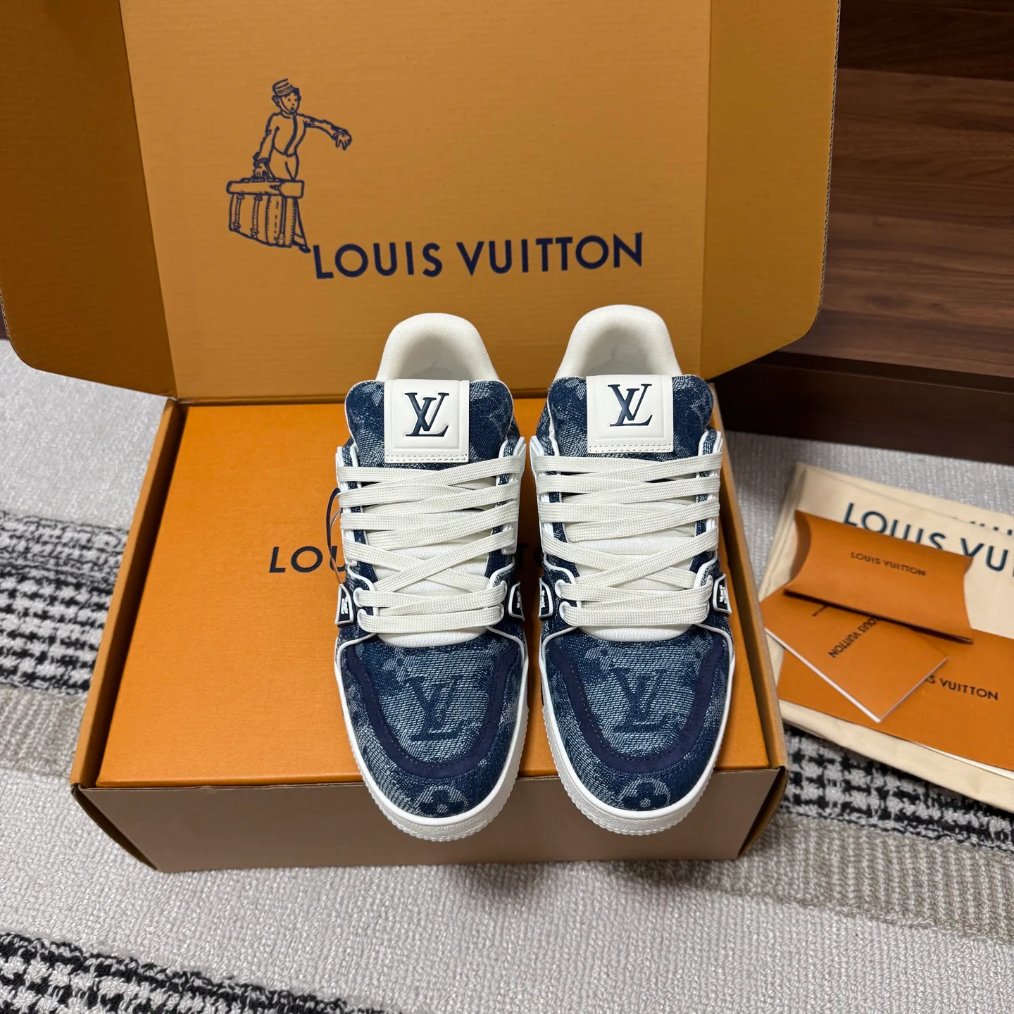 Кроссовки Женские Louis Vuitton 1546749
