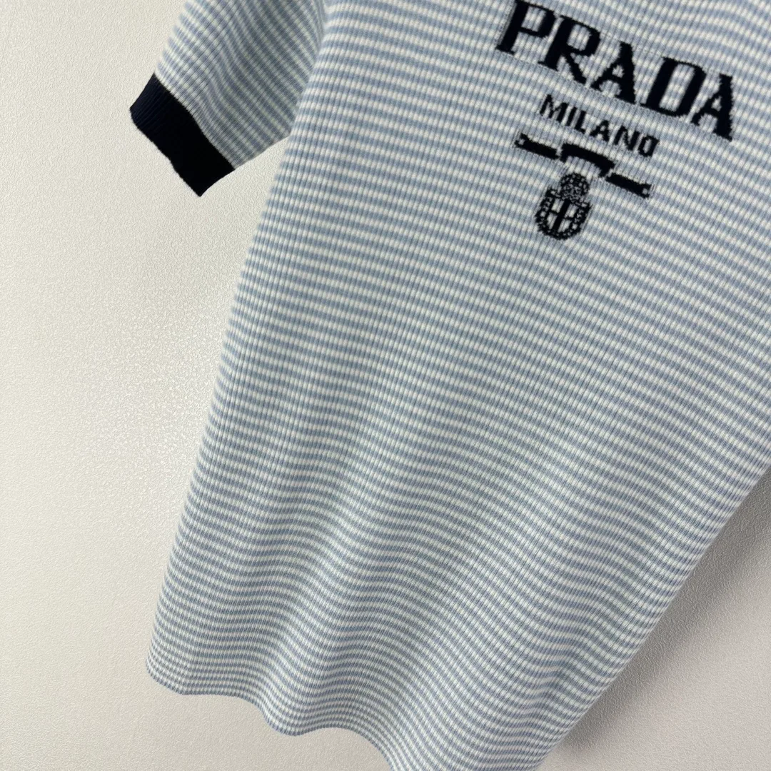 Футболки Женские Prada 13101449
