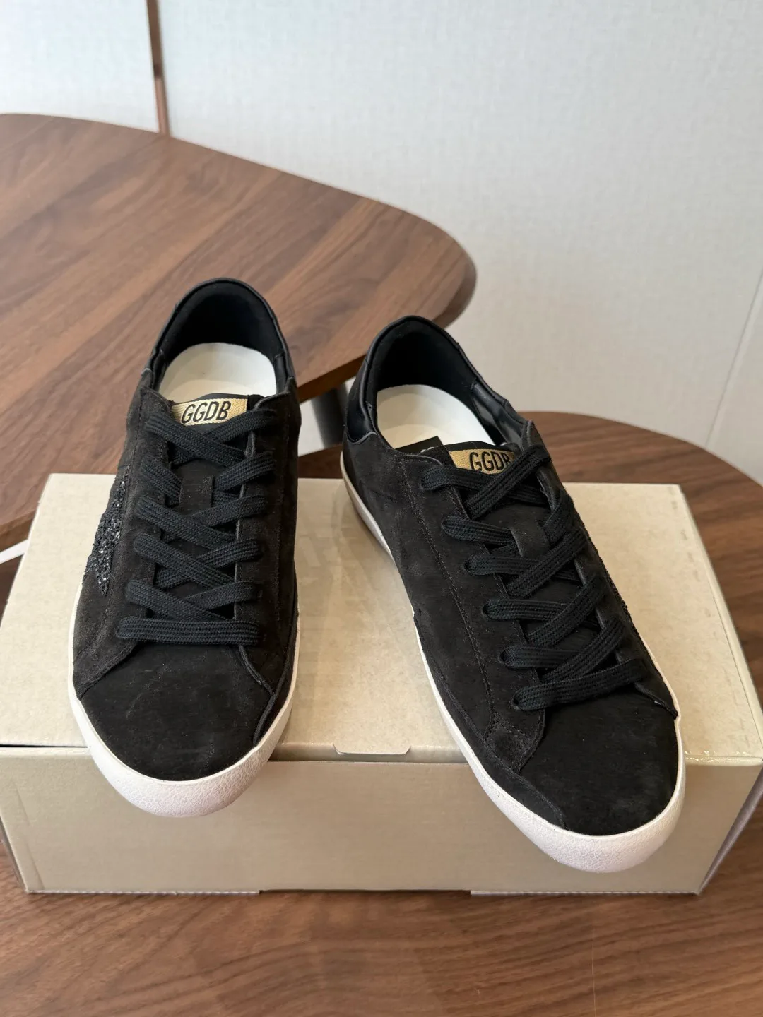 Кроссовки Женские Golden Goose 18146568