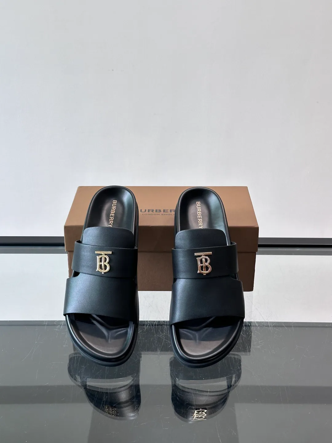 Сандалии Мужские Burberry 13452905