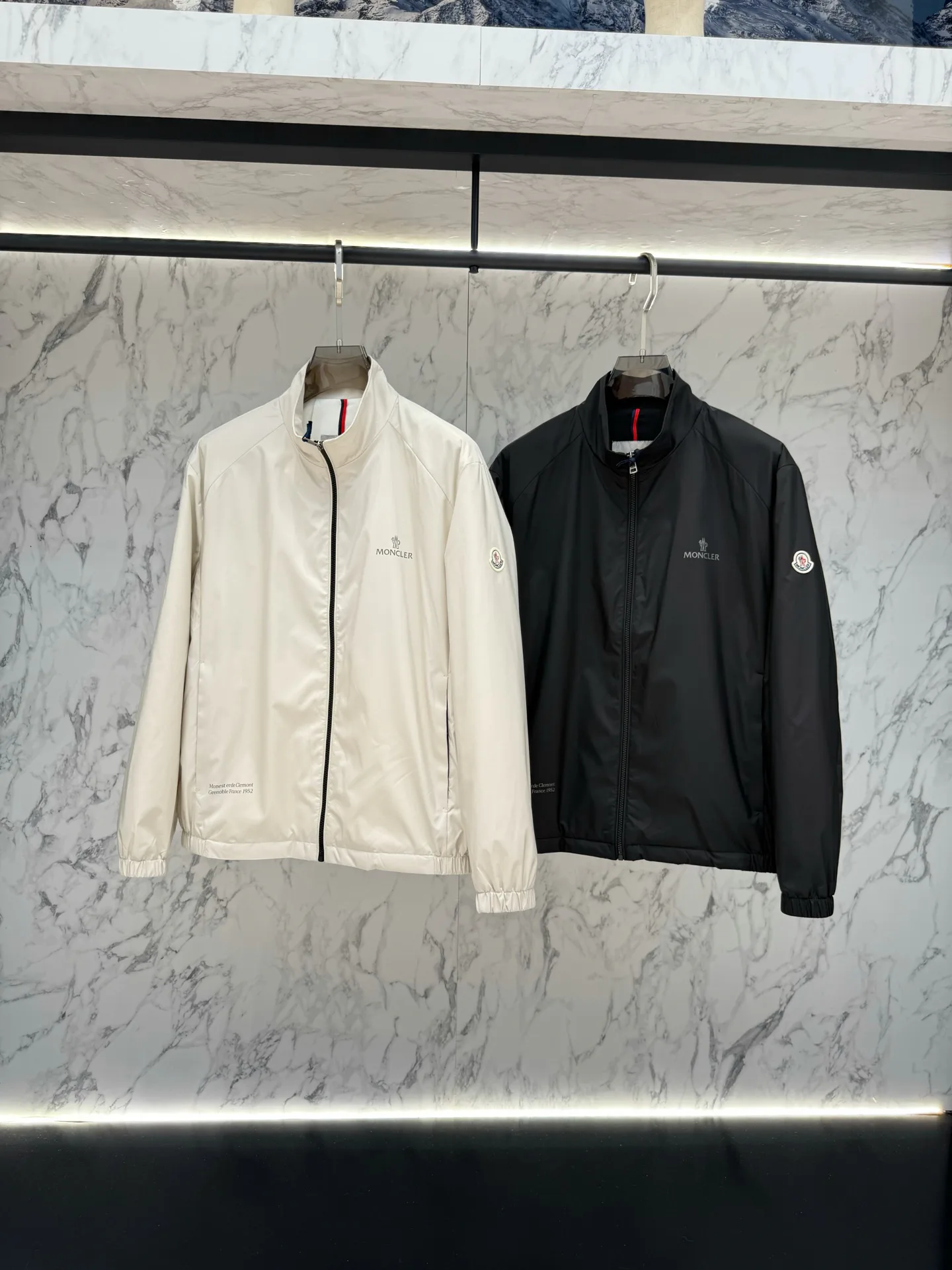Куртки И Пуховики Мужские Moncler 17944102