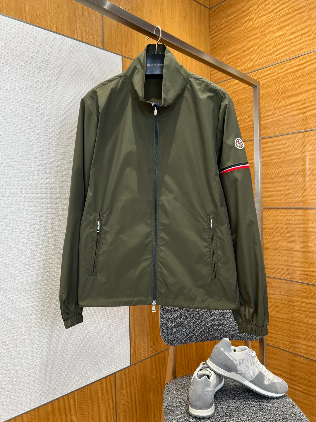 Куртки И Пуховики Мужские Moncler 12361127