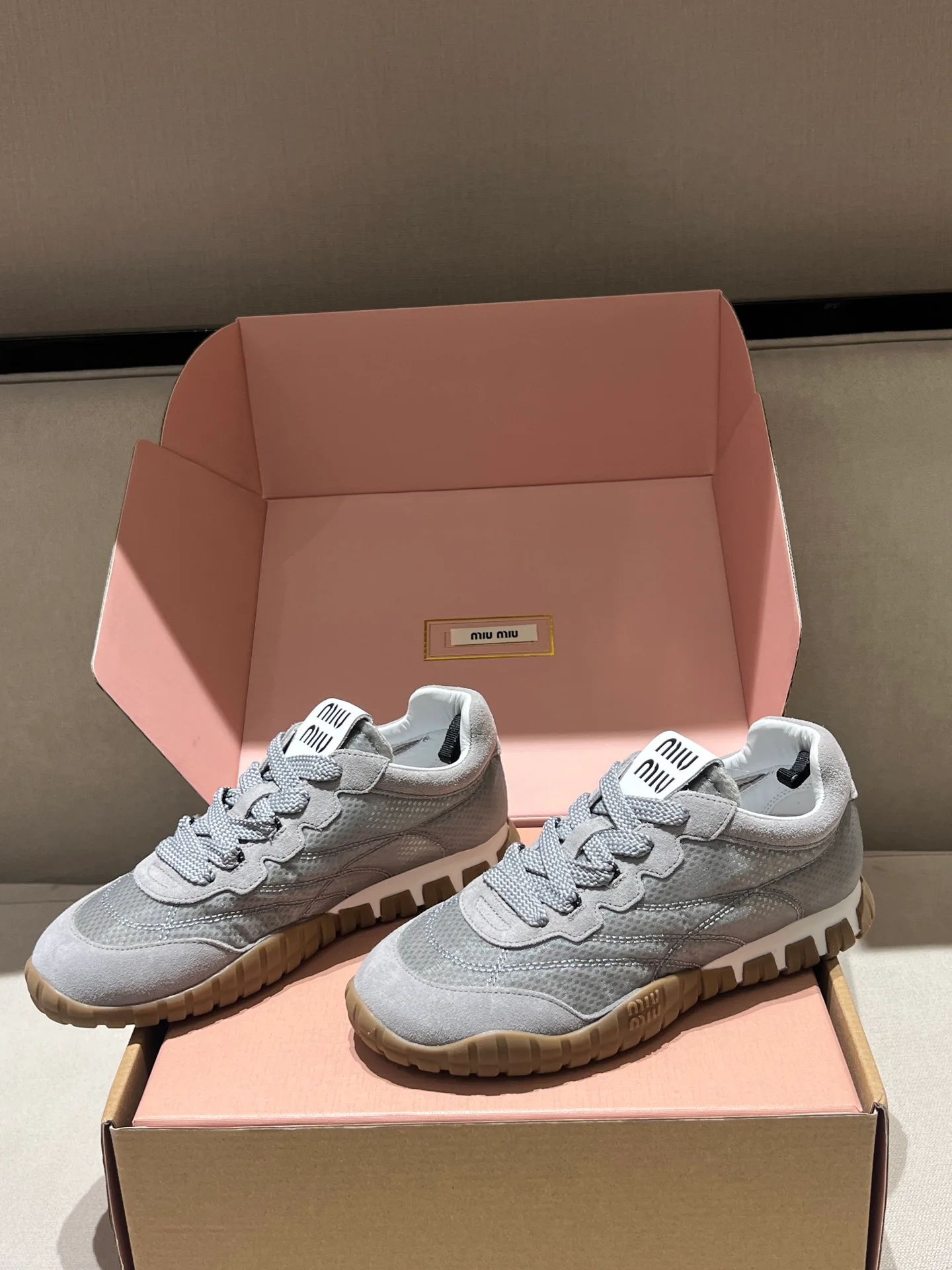 Кроссовки Женские Miu Miu 18020558