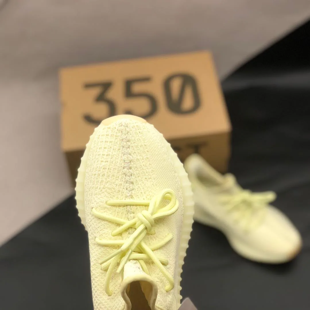Кроссовки Женские Yeezy 17388180