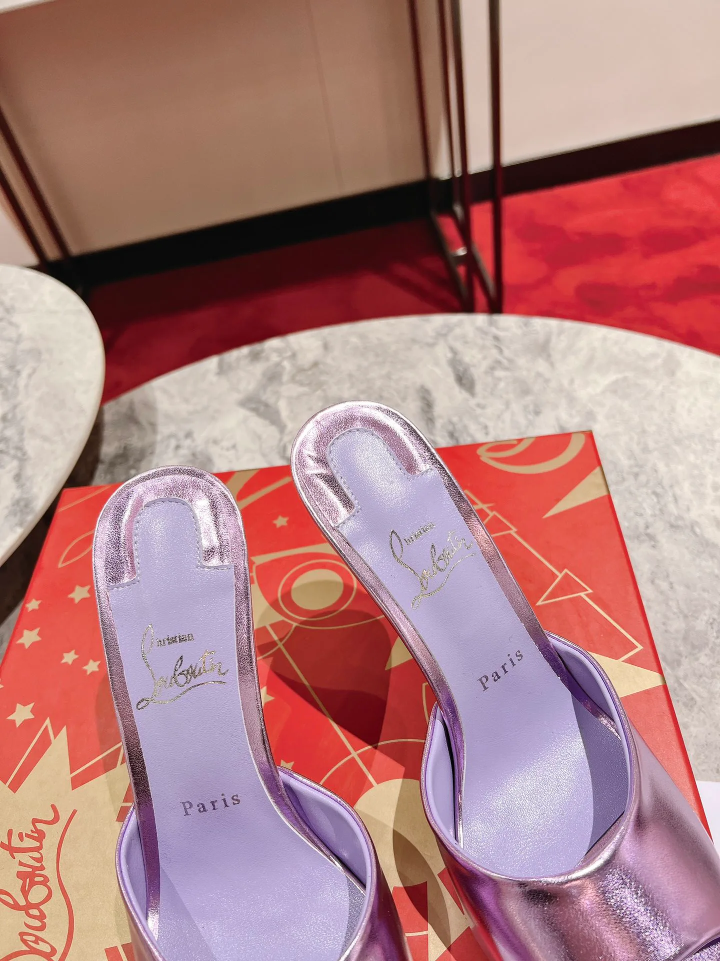 Туфли Женские Christian Louboutin 18765381