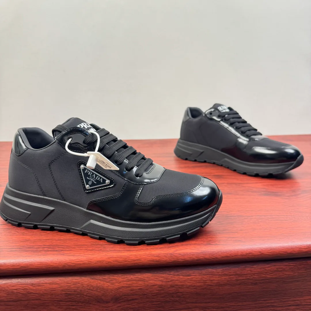 Кроссовки Мужские Prada 11211875