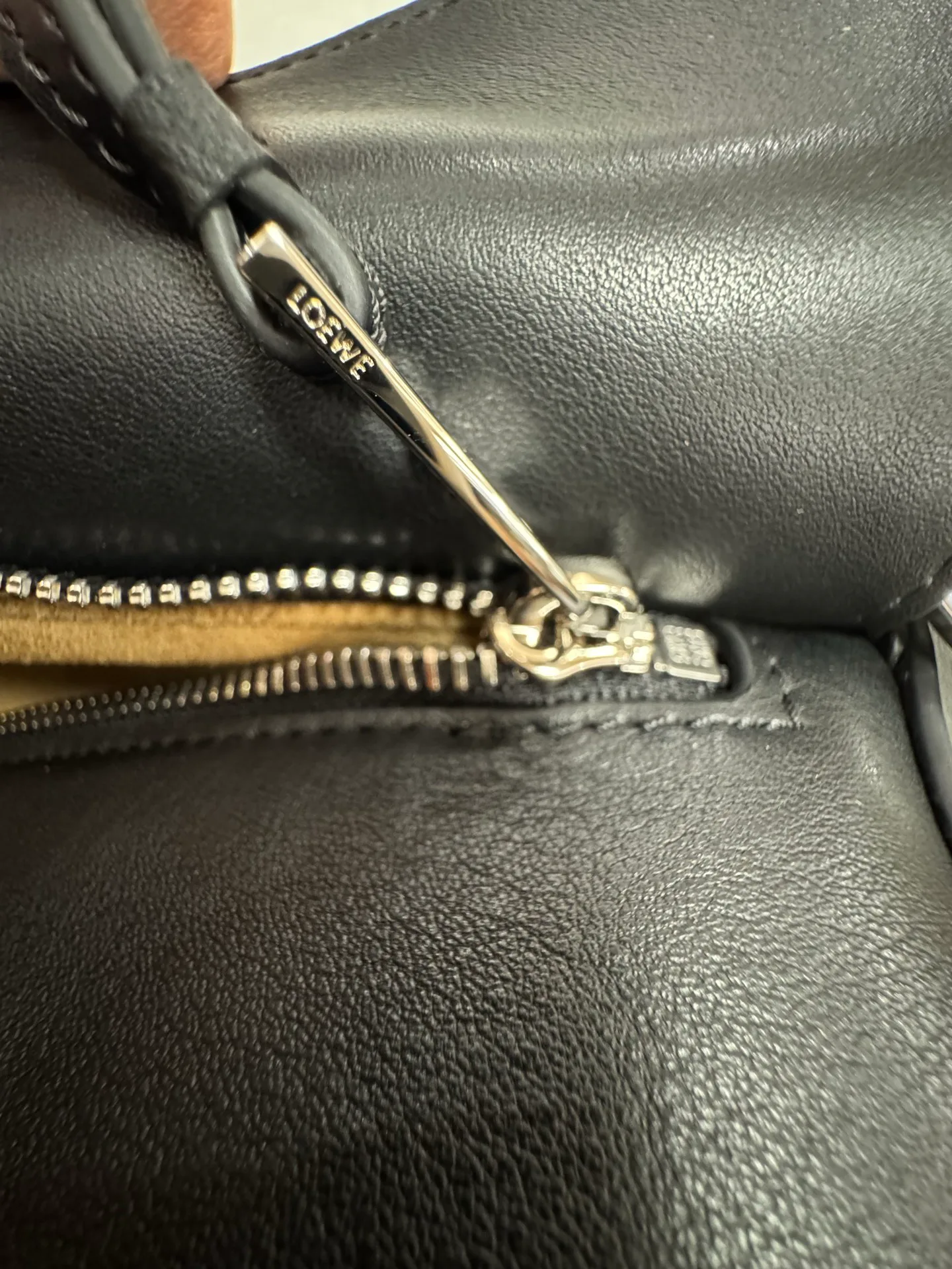 Классические Сумки Женские Loewe 11675844