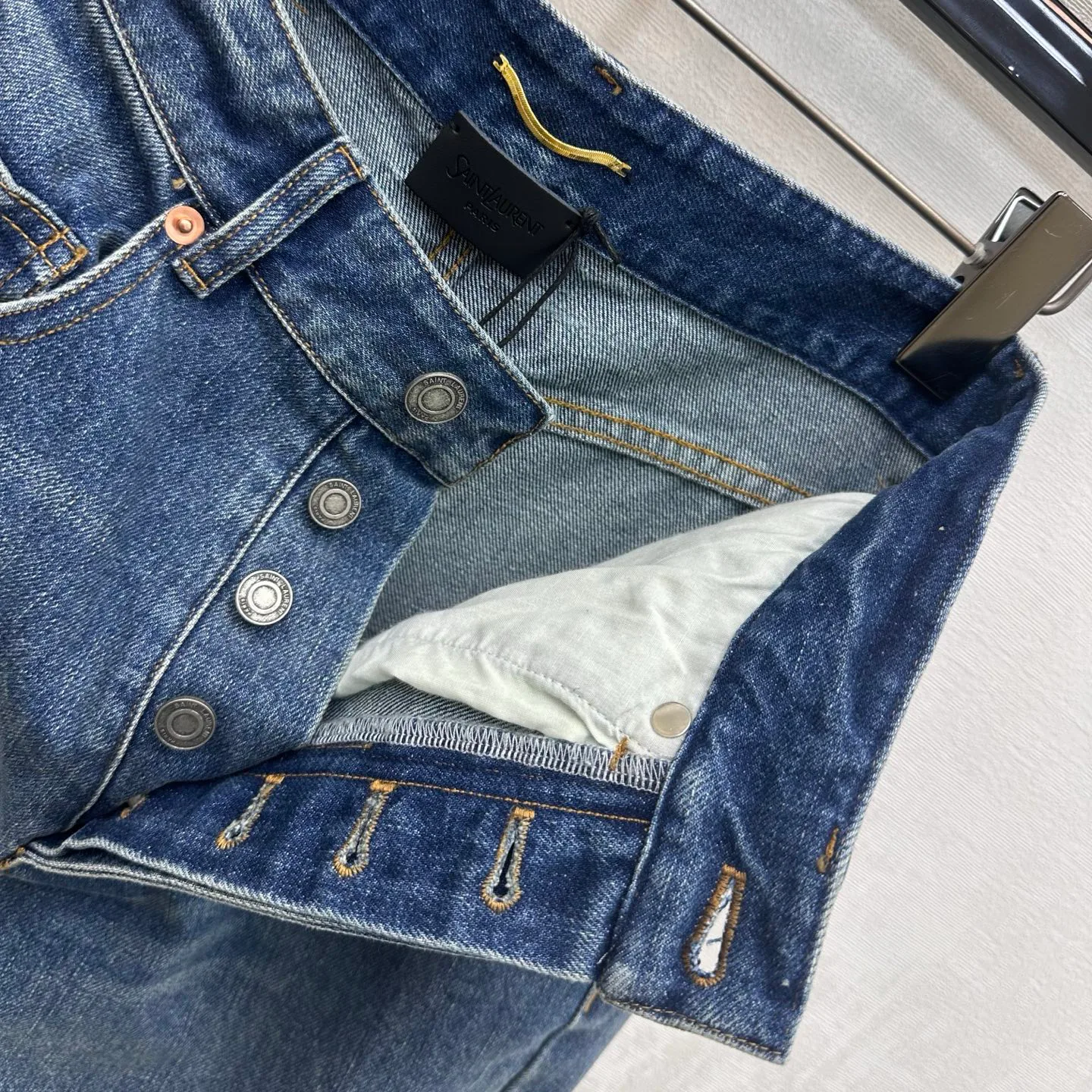 Джинсы Женские Saint Laurent 17439691