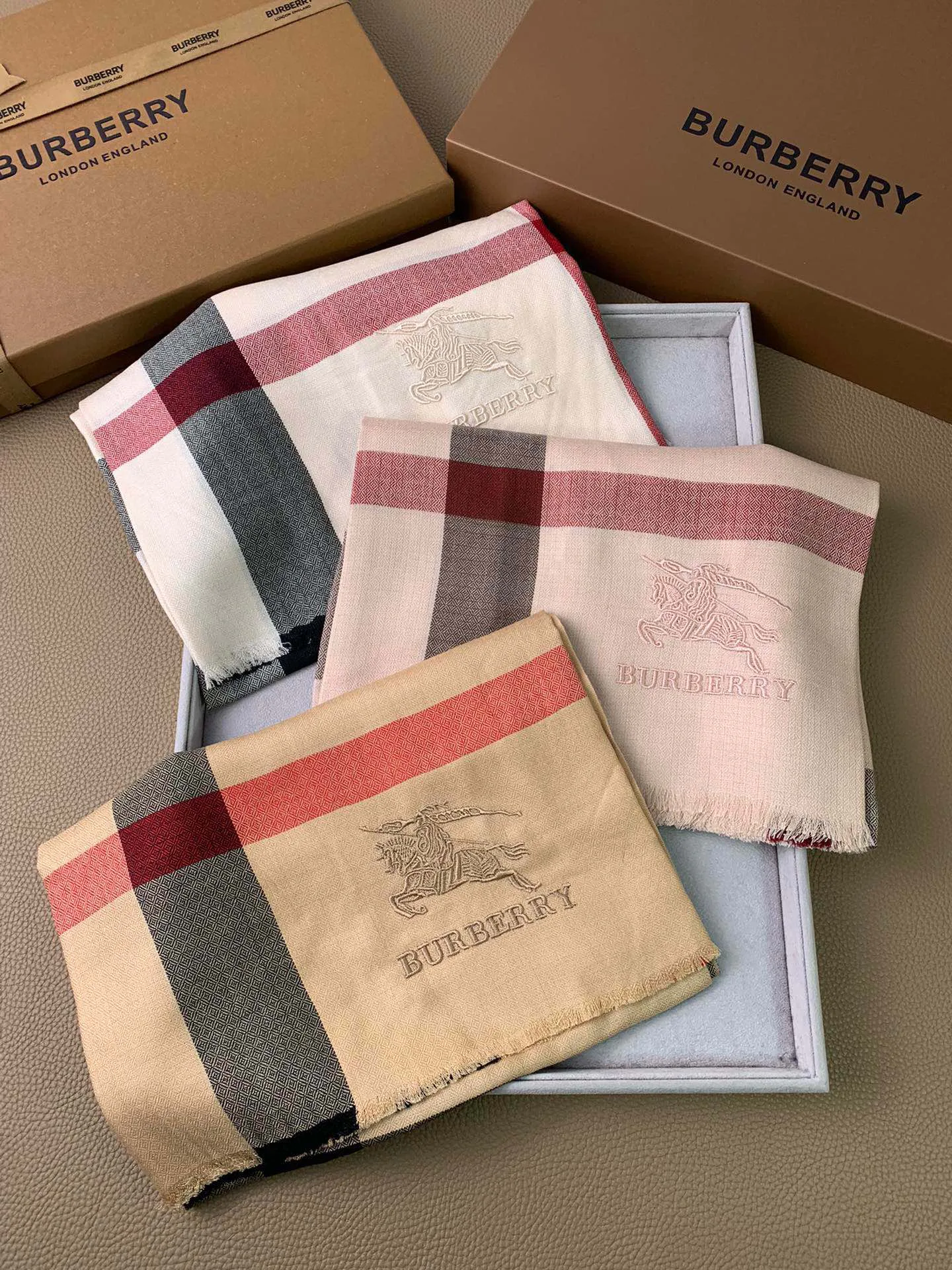 Шарфы Burberry 438469