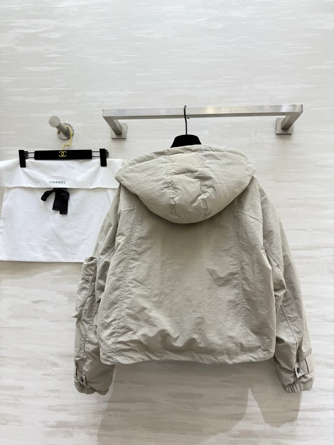 Куртки И Пуховики Женские Chanel 18768177