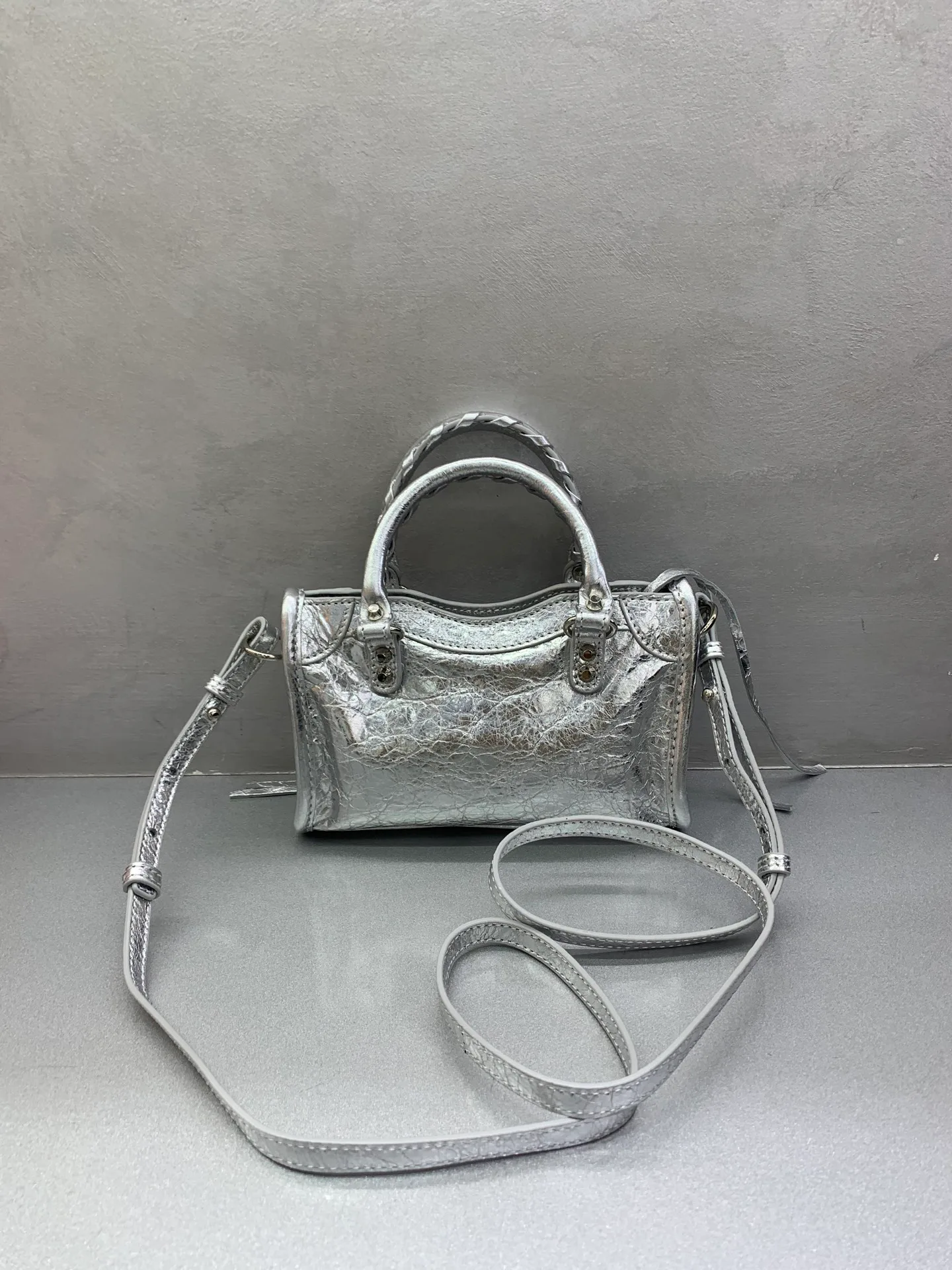Классические Сумки Женские Balenciaga 18135830