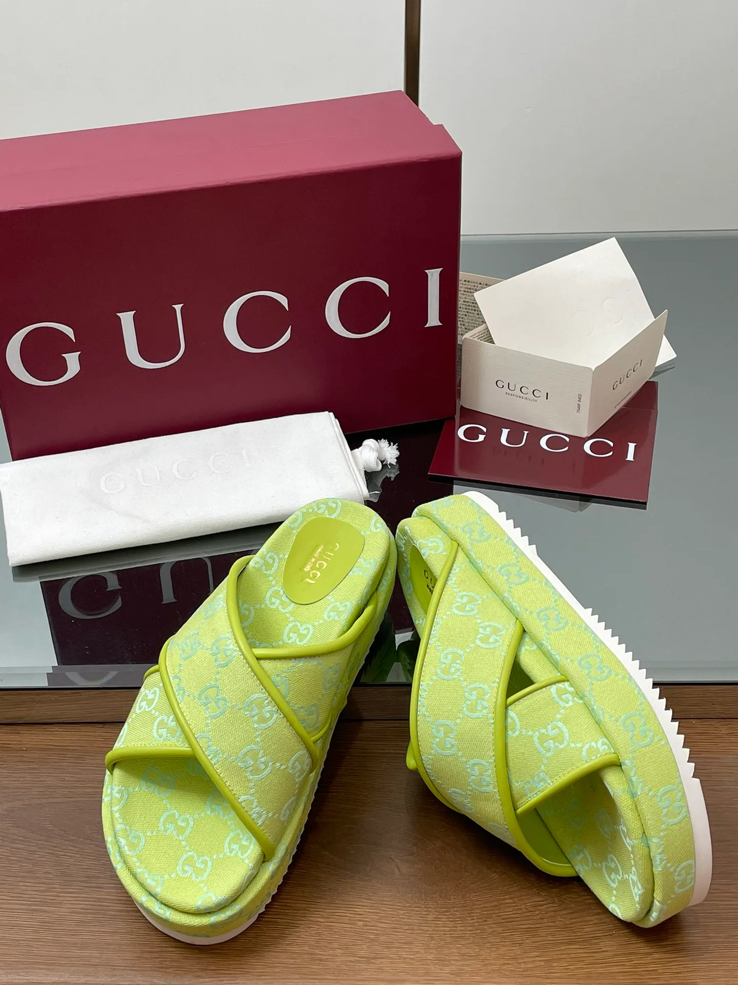Шлепанцы Женские Gucci 21091