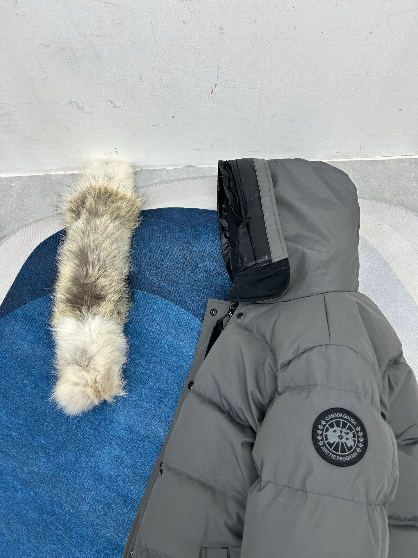 Куртки И Пуховики Женские Canada Goose 18188608