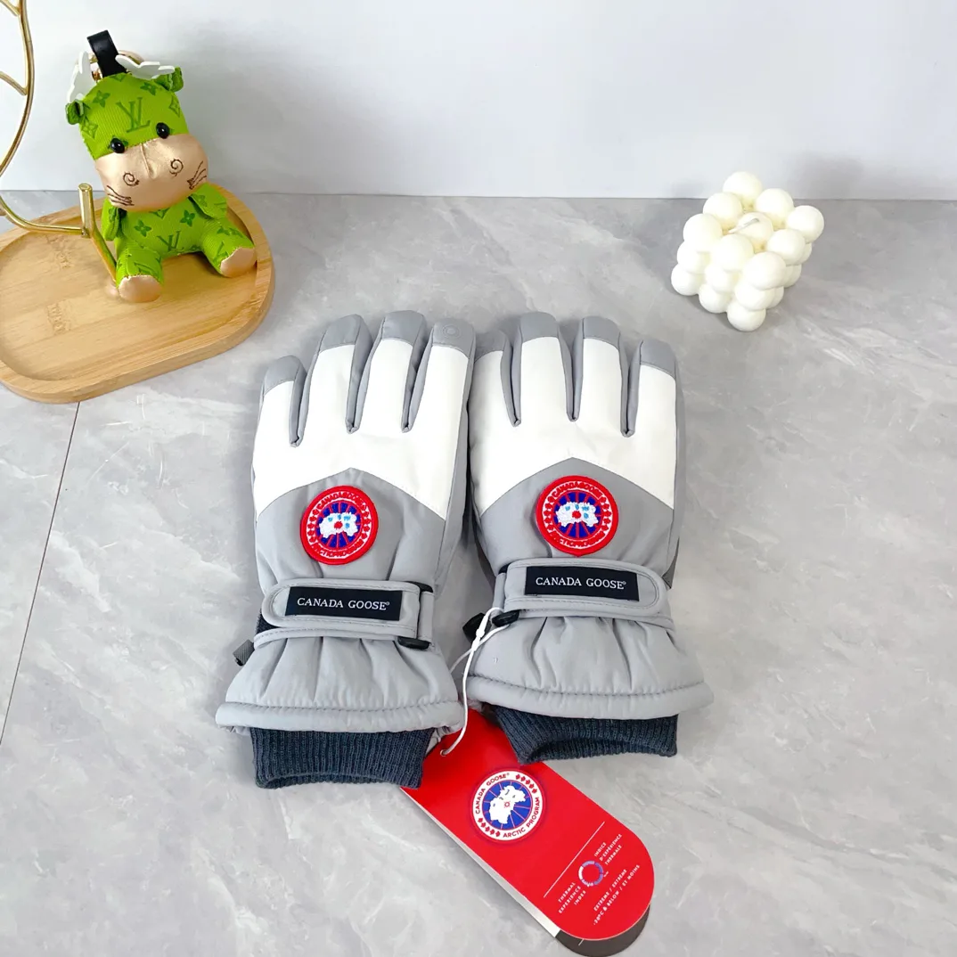 Перчатки Canada Goose 432986