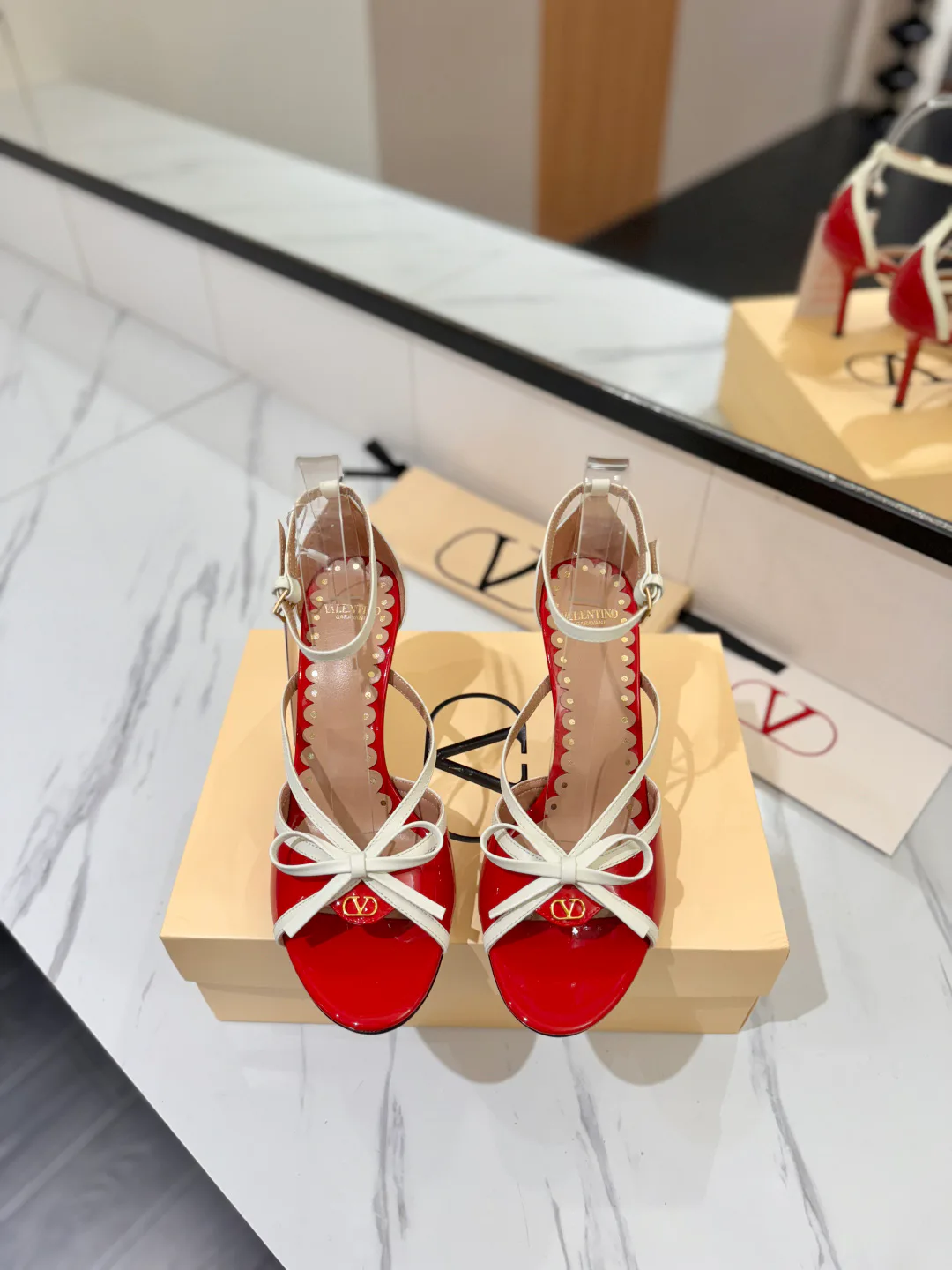 Босоножки Женские Valentino 10026773