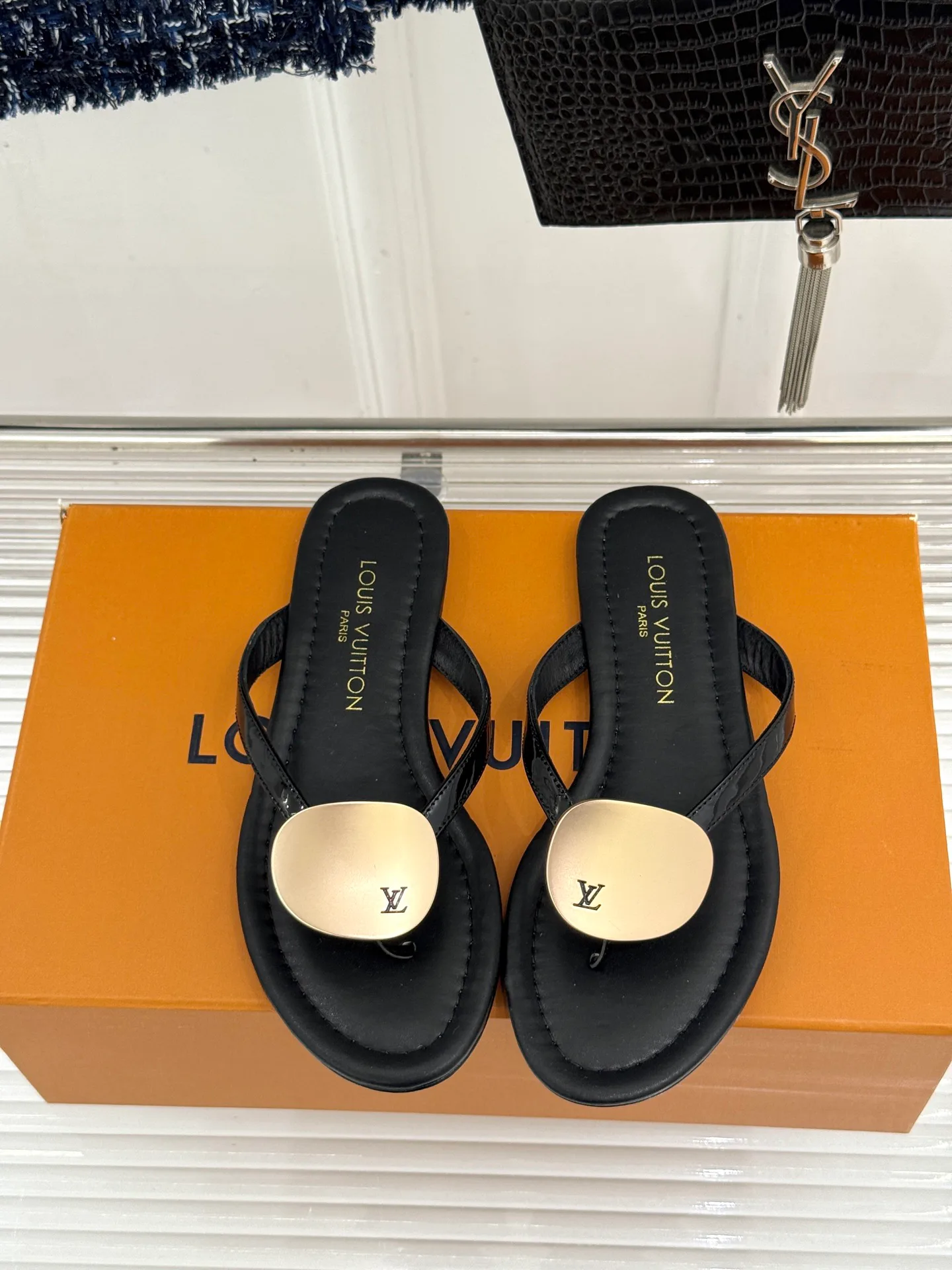 Шлепанцы Женские Louis Vuitton 17596991