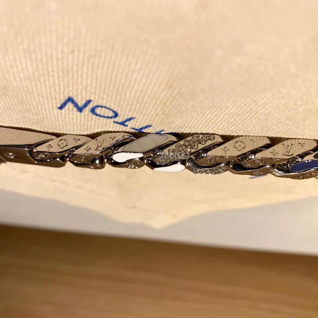 Бижутерия Louis Vuitton 693502