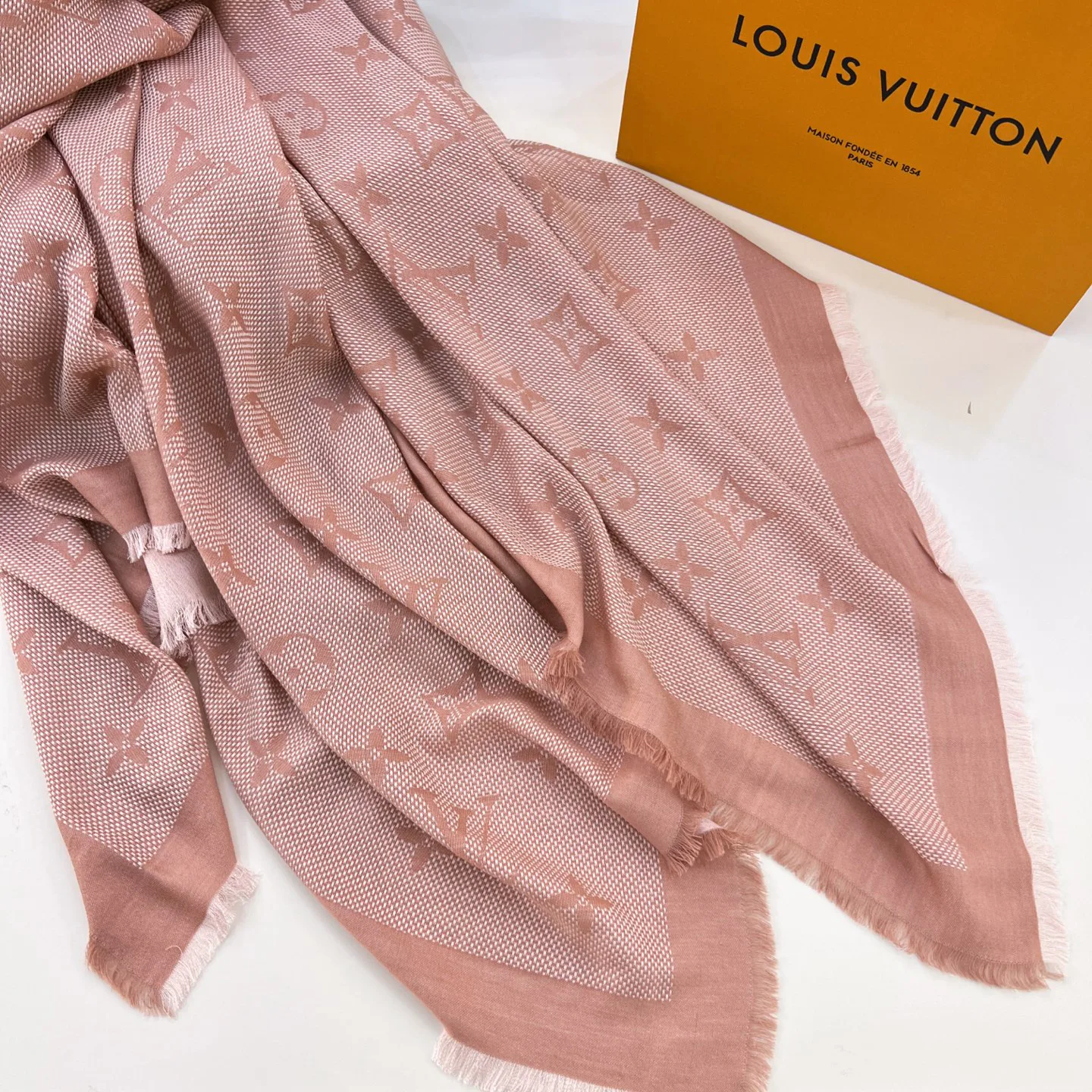 Шарфы Louis Vuitton 590053