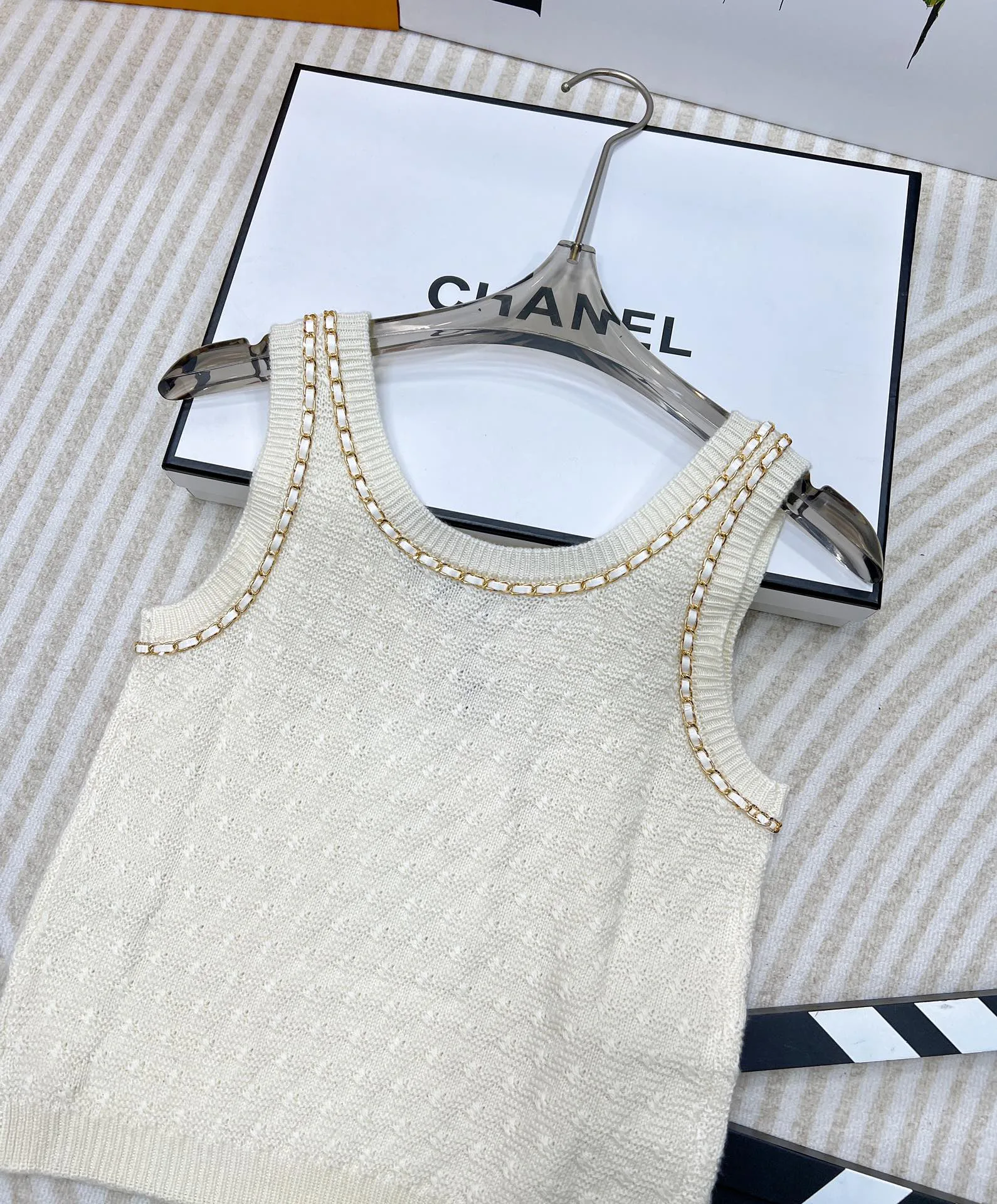 Жилеты Женские Chanel 6173075
