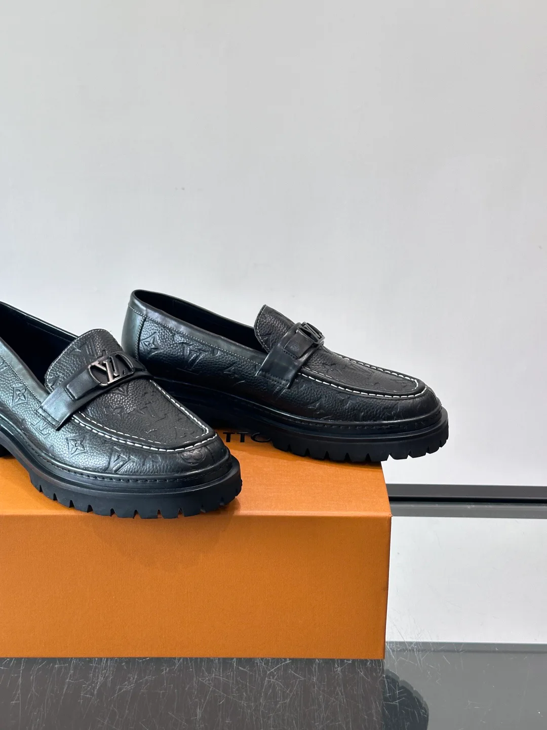Лоферы И Туфли Мужские Louis Vuitton 17646078