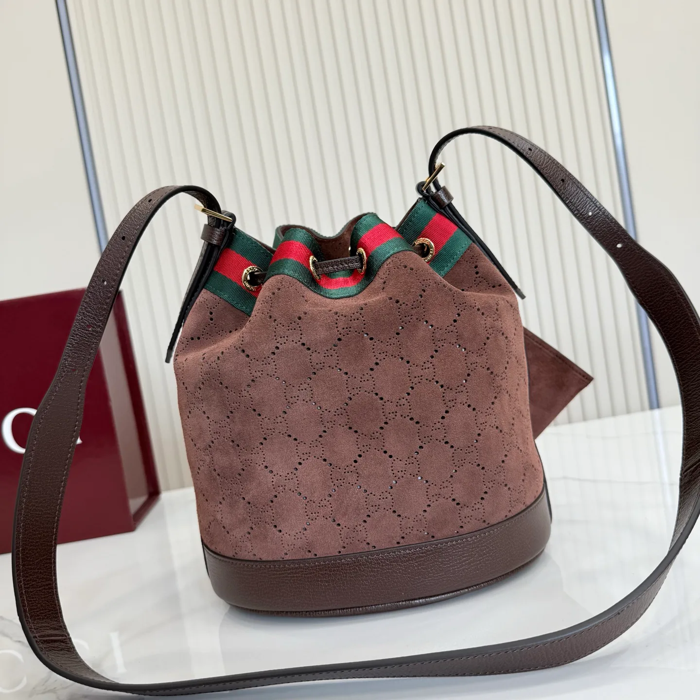 Классические Сумки Женские Gucci 18210732
