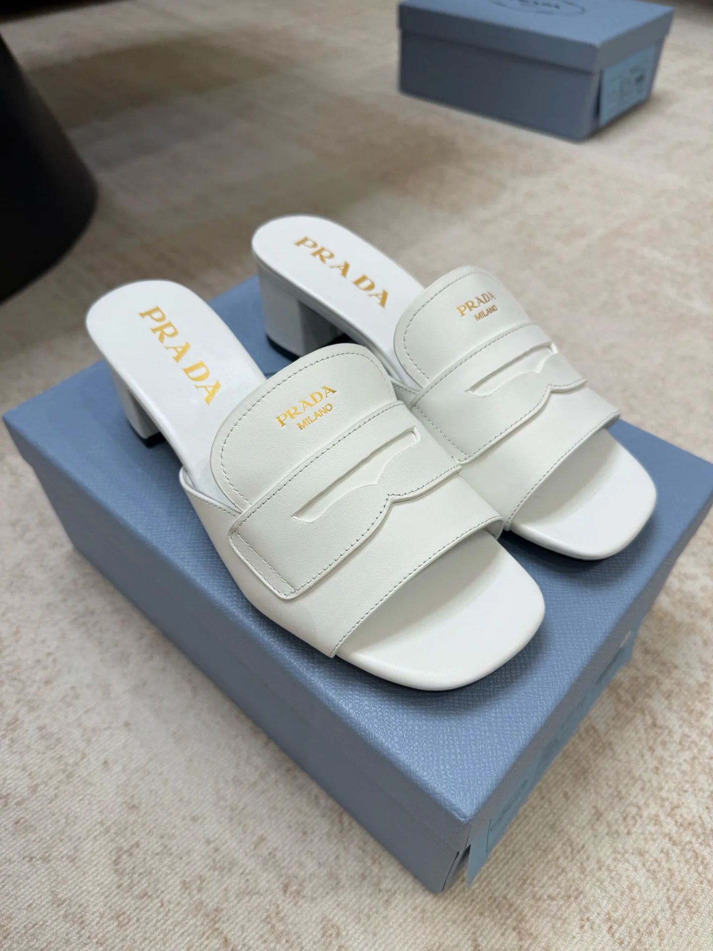 Сандалии Женские Prada 11608897