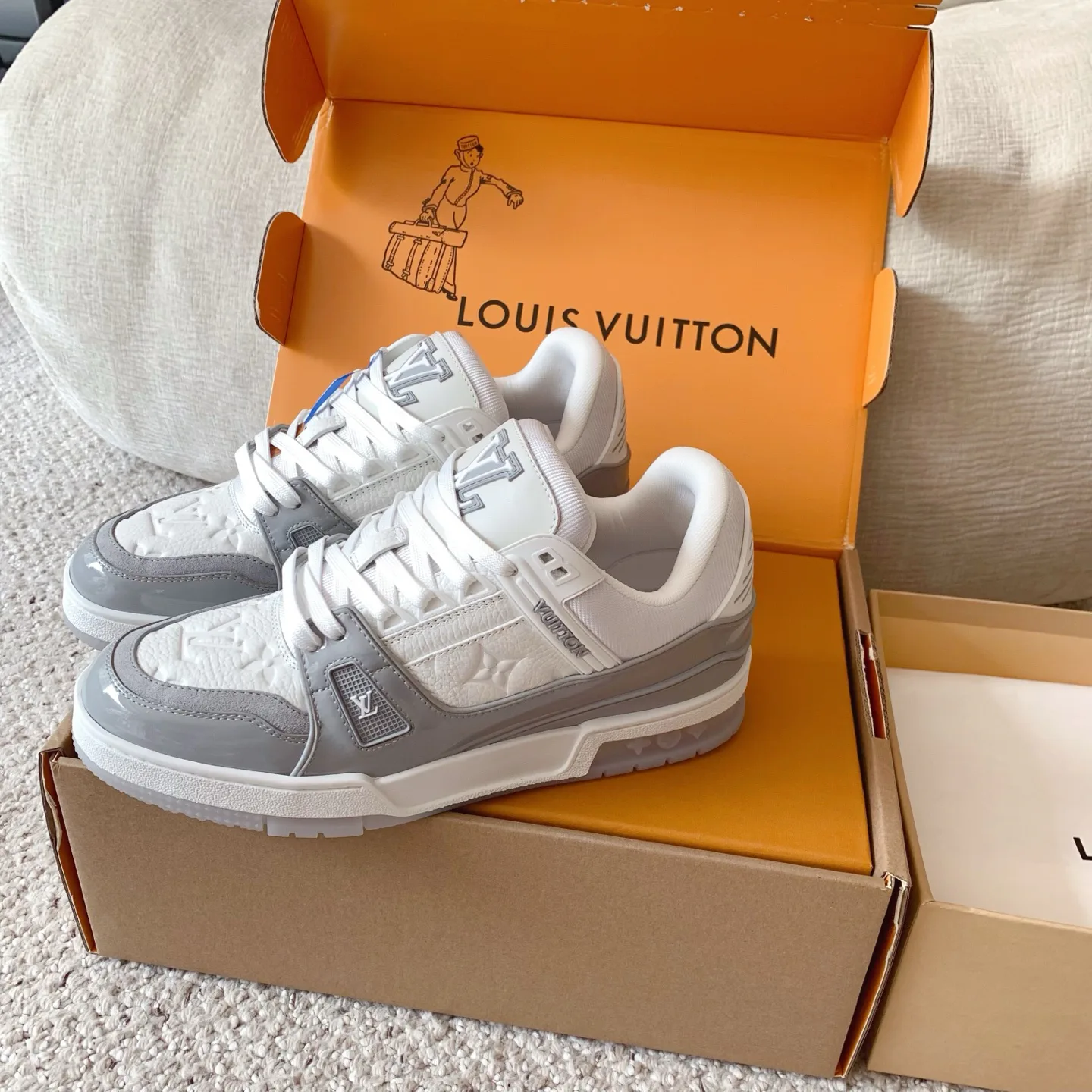 Кроссовки Женские Louis Vuitton 18375819