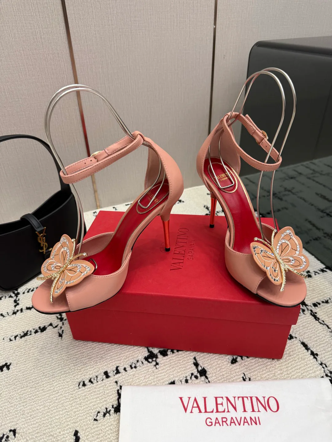 Босоножки Женские Valentino 18049036