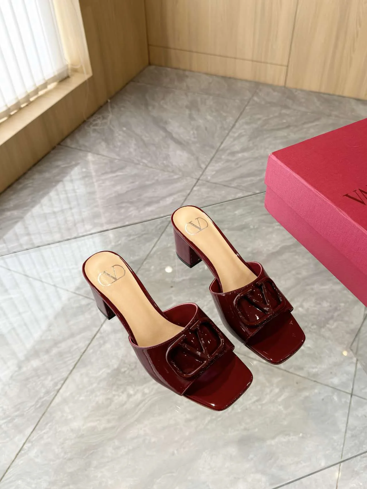 Босоножки Женские Valentino 11602189