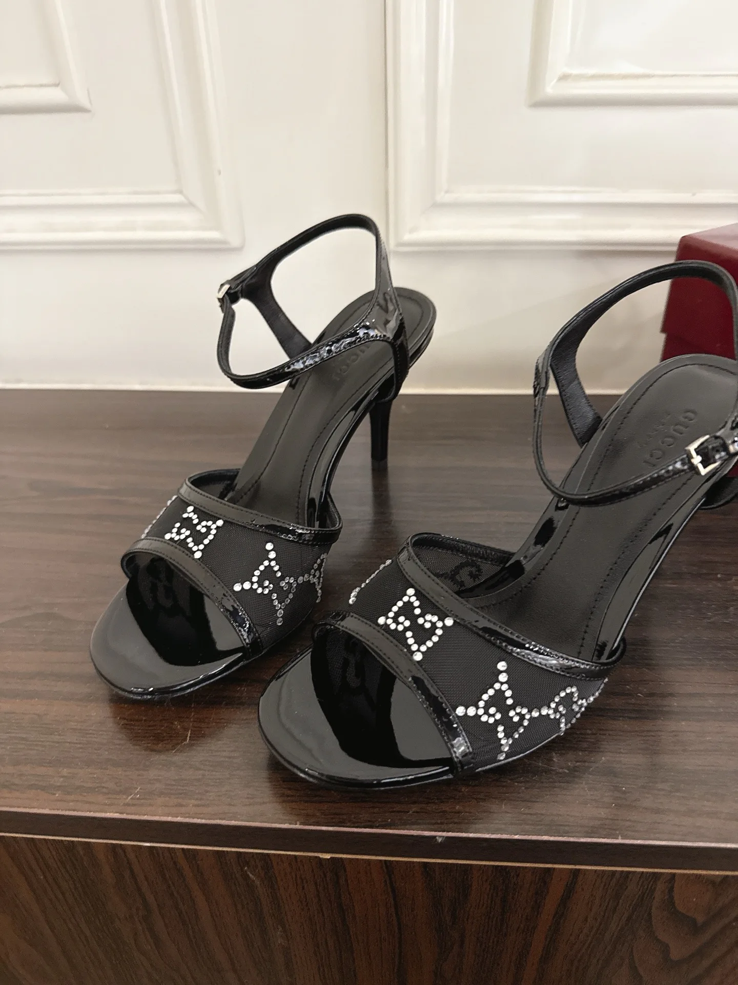 Босоножки Женские Gucci 18725868