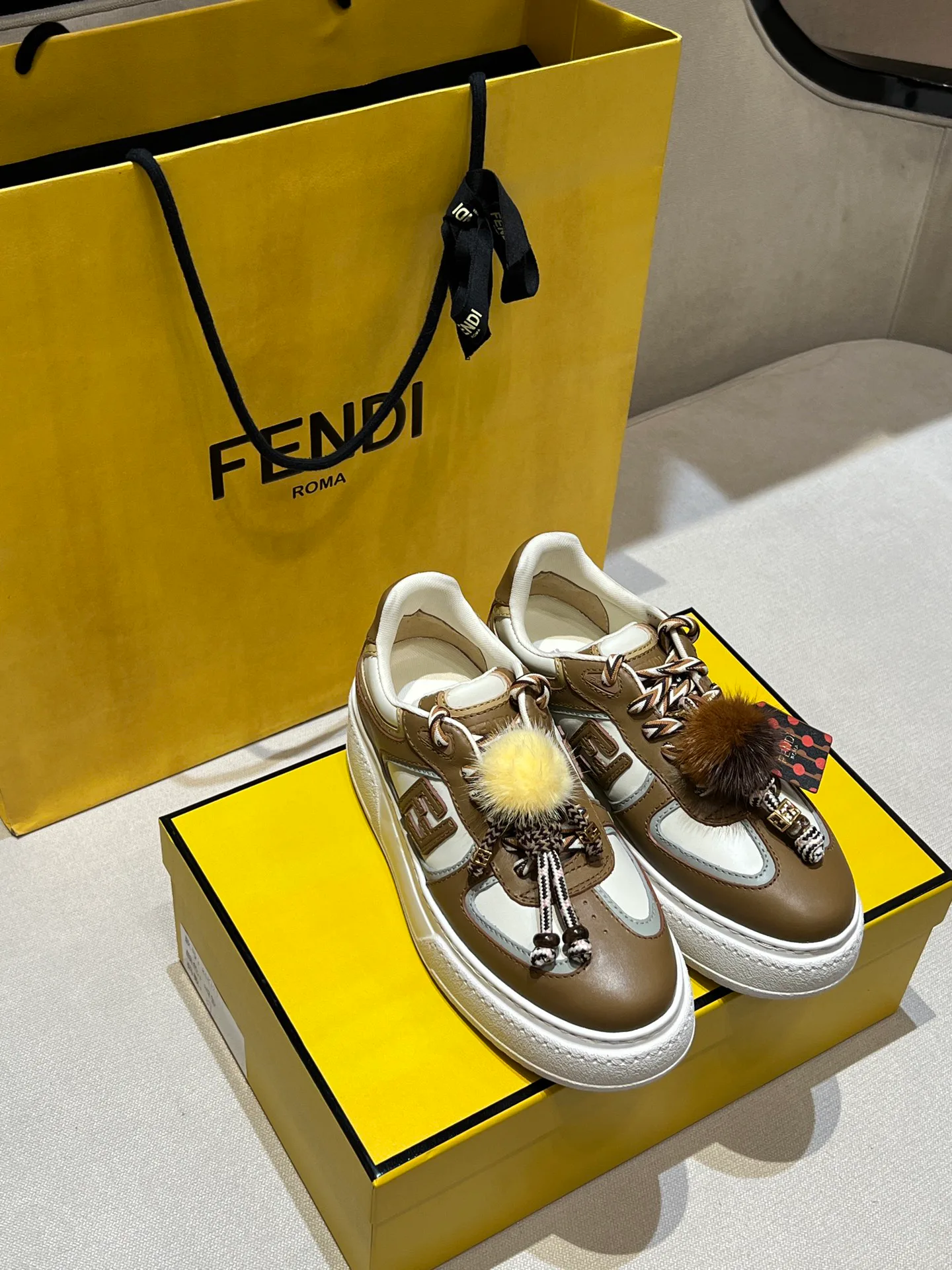 Кроссовки Женские Fendi 18020657