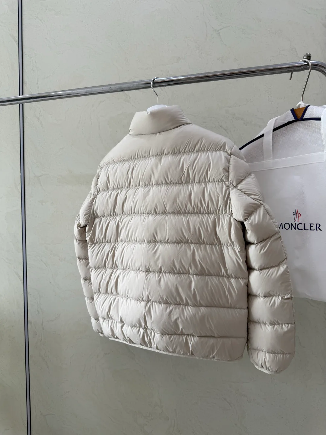 Куртки И Пуховики Женские Moncler 18376102