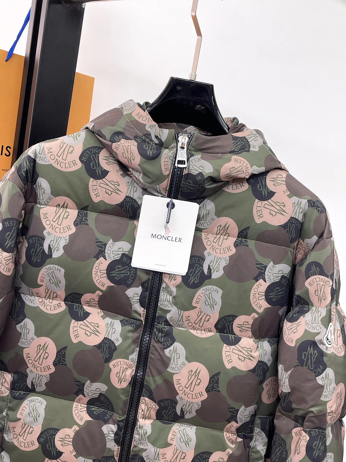 Куртки И Пуховики Женские Moncler 18740341