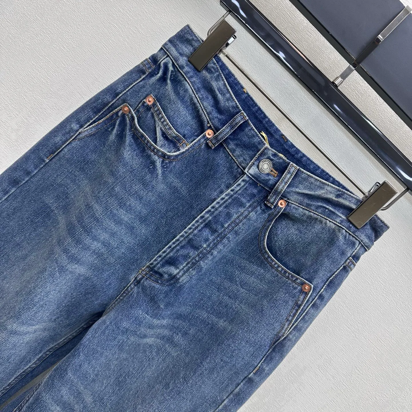 Джинсы Женские Saint Laurent 17439691