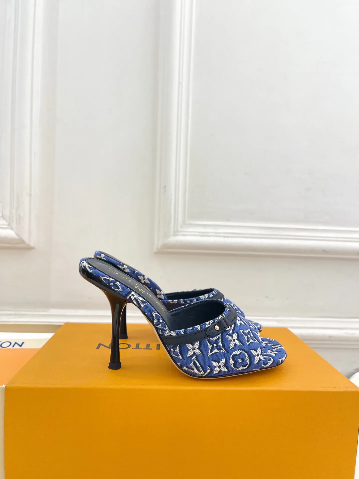 Мюли И Сабо Женские Louis Vuitton 17506942