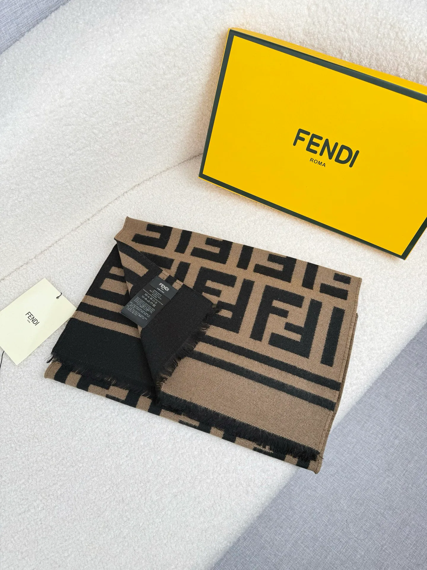 Шарфы Fendi 17795635