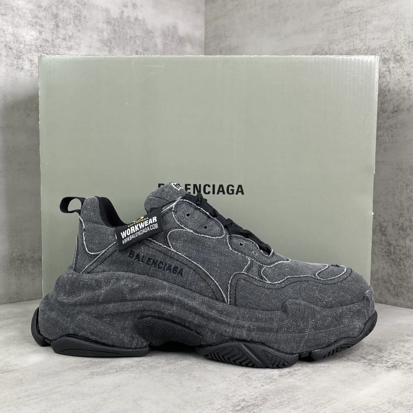 Кроссовки Женские Balenciaga 18686624