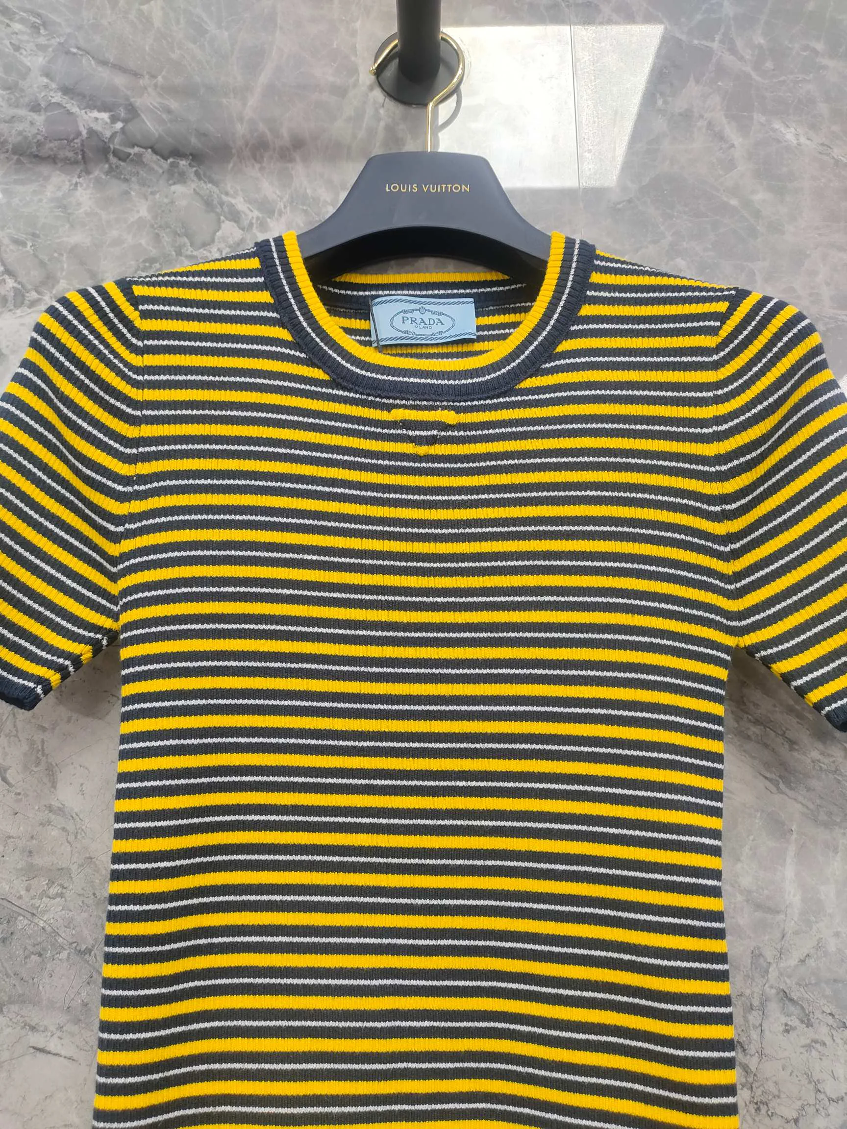 Футболки Женские Prada 11550308