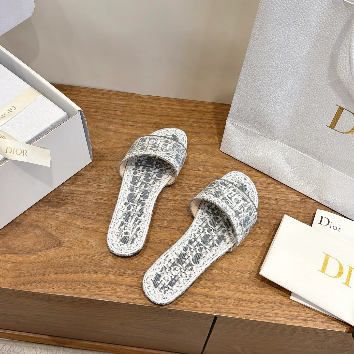 Шлепанцы Женские Christian Dior 17449449