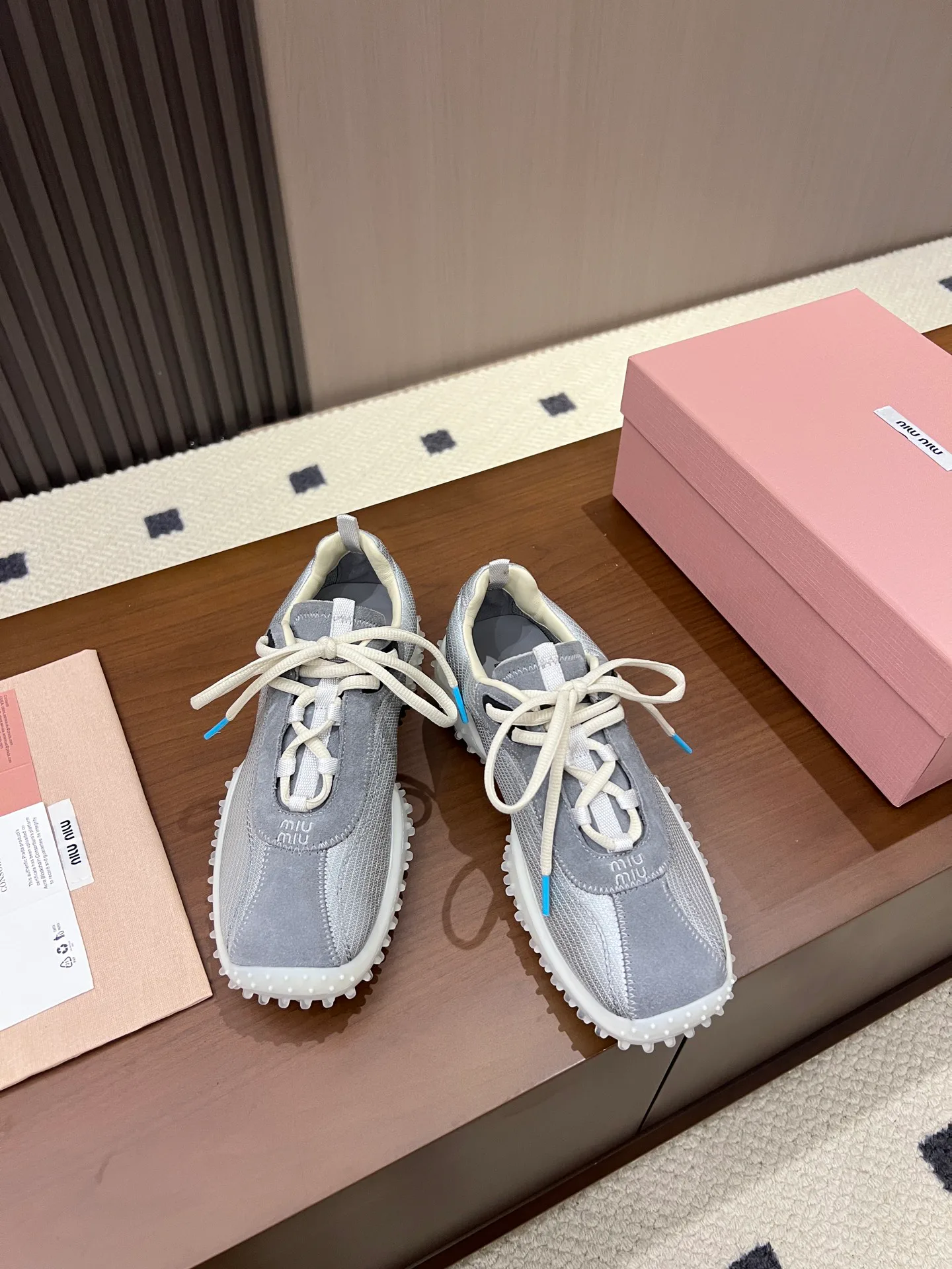 Кроссовки Женские Miu Miu 17968604