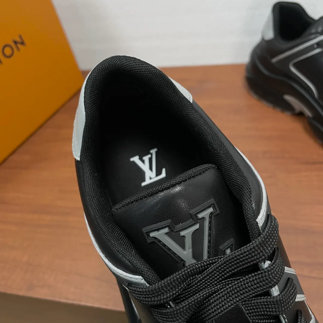 Кроссовки Мужские Louis Vuitton 2556228