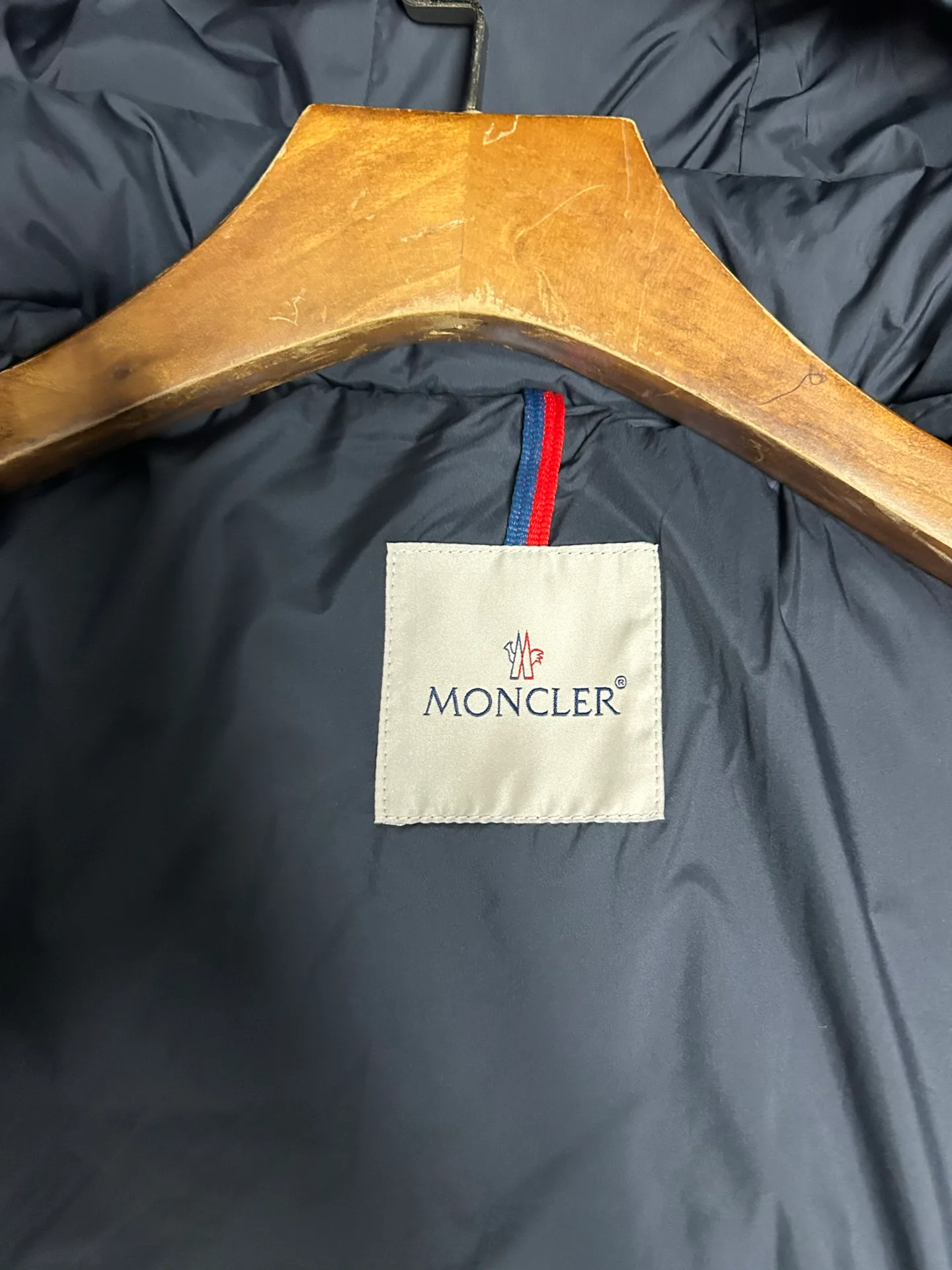 Куртки И Пуховики Женские Moncler 19202364