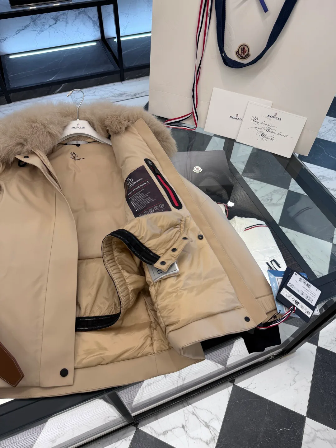 Куртки И Пуховики Женские Moncler 19336116