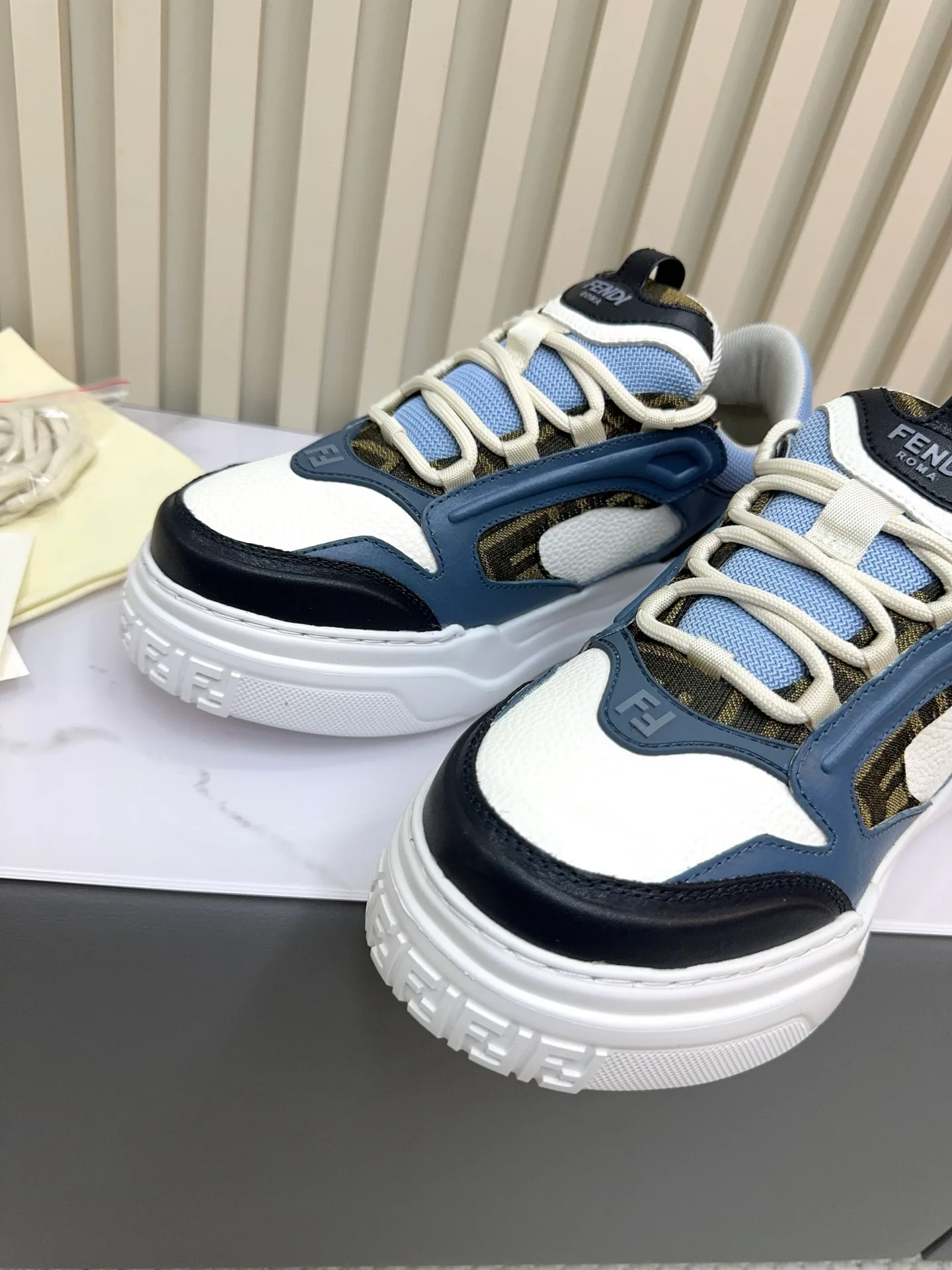 Кроссовки Мужские Fendi 354128