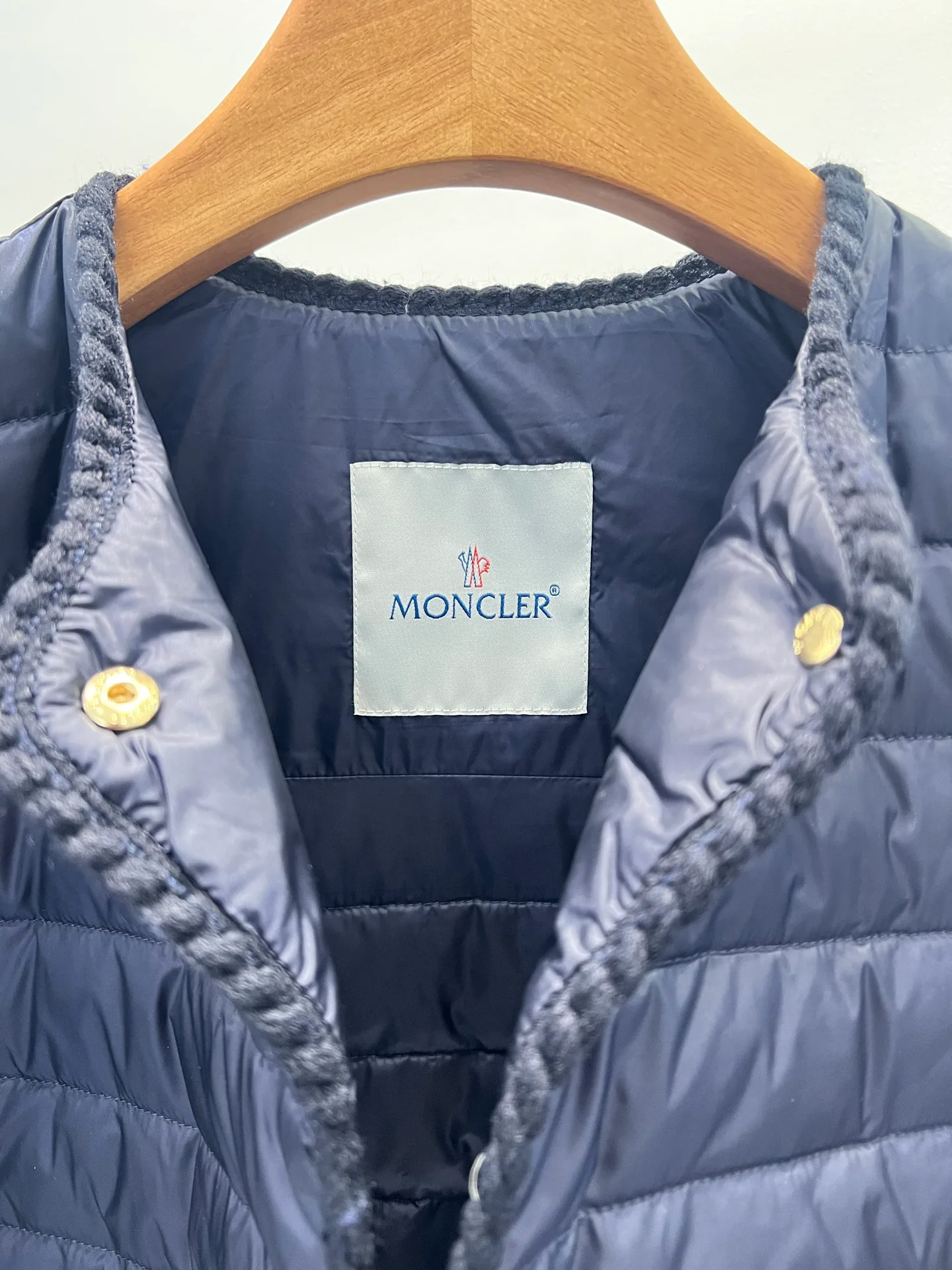 Куртки И Пуховики Женские Moncler 19114937