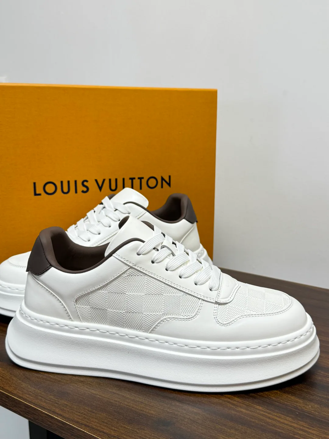 Кроссовки Мужские Louis Vuitton 19569390