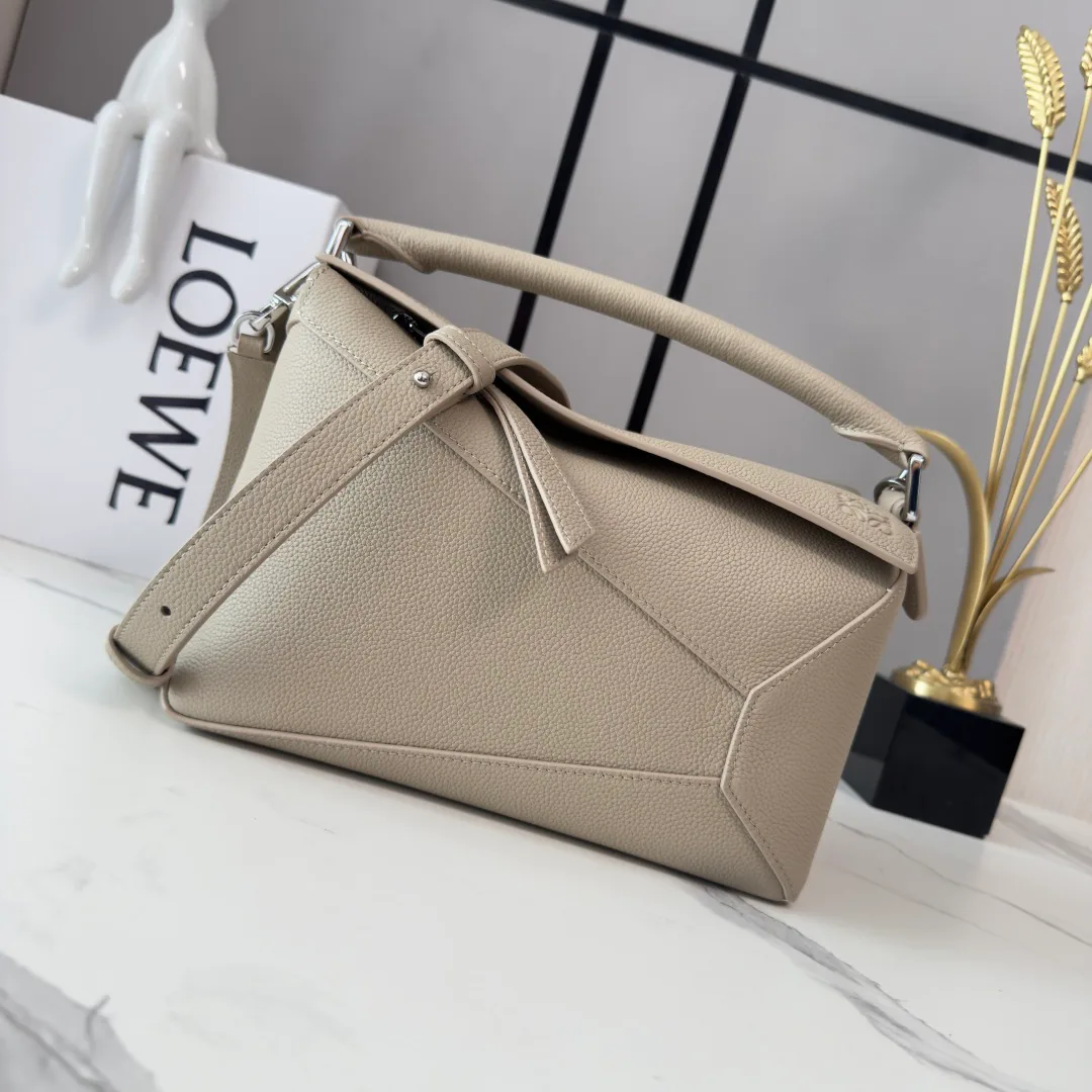 Классические Сумки Женские Loewe 13401795