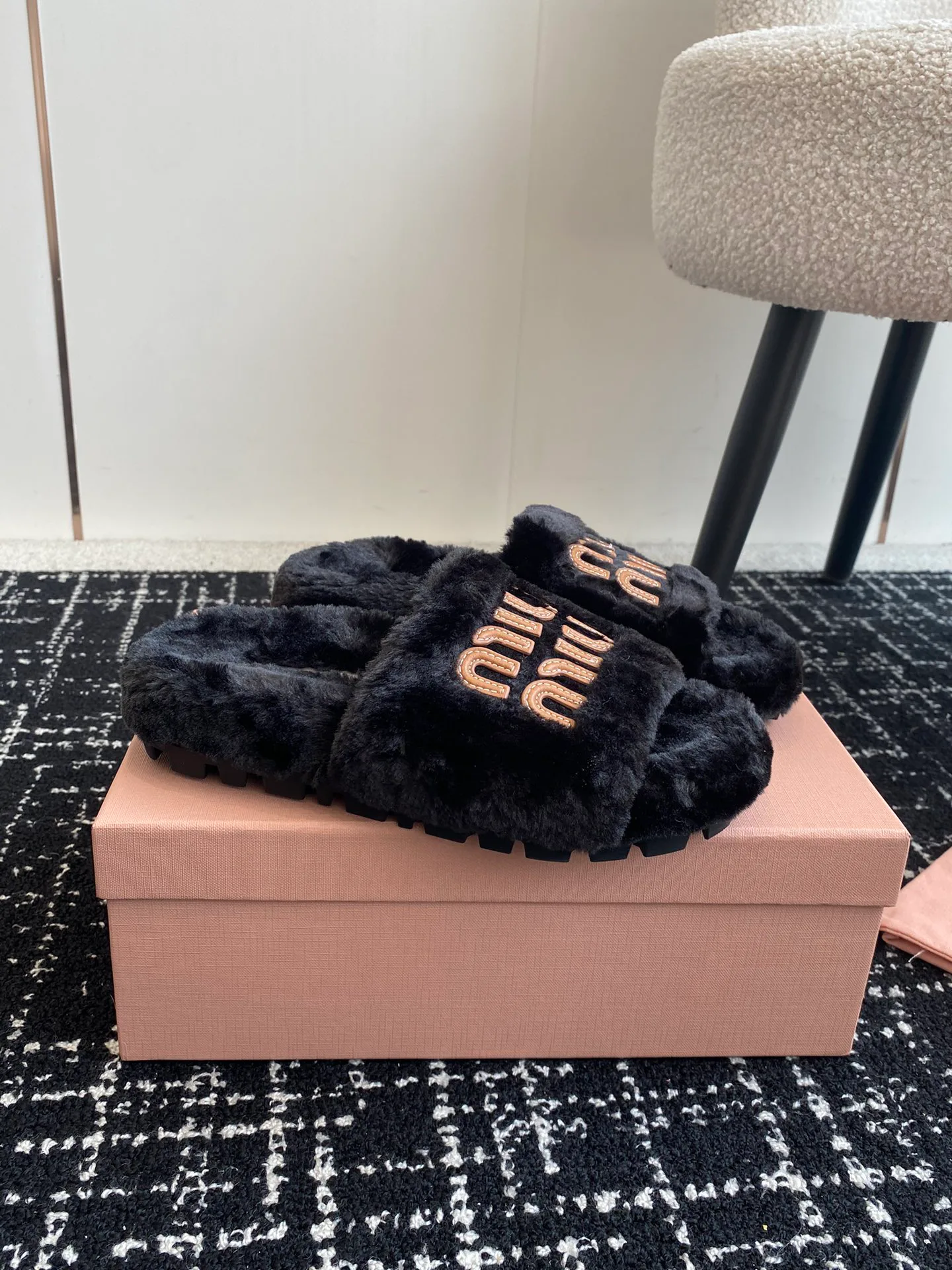 Тапочки Женские Miu Miu 18241529