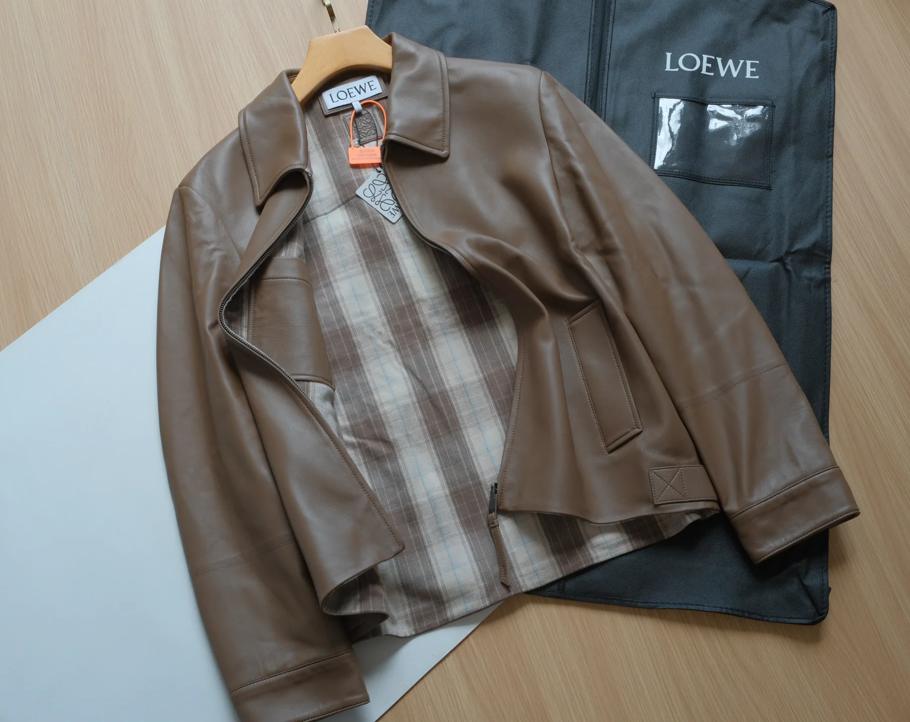 Кожаные Куртки И Дублёнки Женские Loewe 17918757